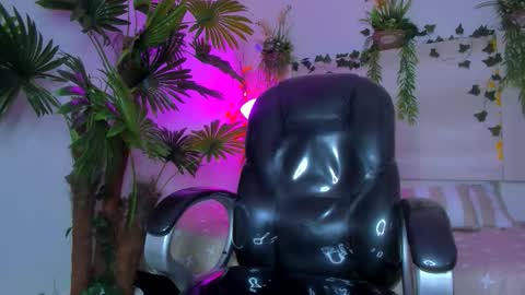 Snapshot of wickedboy_twink chatting on 11/05/25, 03:01 JAISON online show from 11/05/25, 03:01