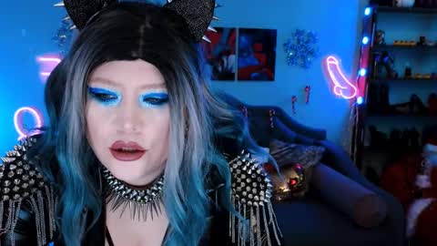 Laura  online show from 12/28/24, 11:05