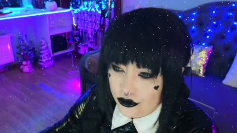 Laura  online show from 01/01/25, 08:26