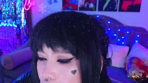 Laura  online show from 01/01/25, 11:29