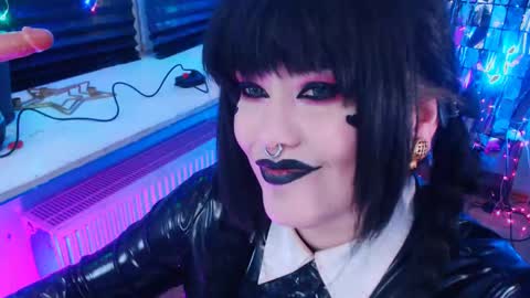 Laura  online show from 02/04/25, 04:59