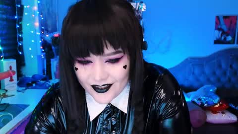 Laura  online show from 02/13/25, 05:37