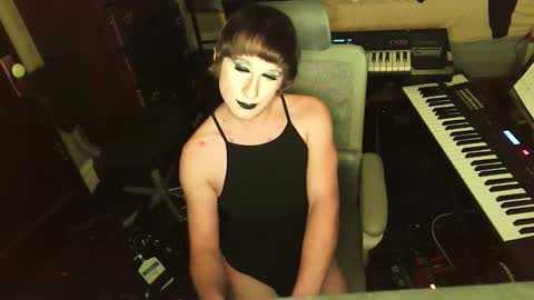 Snapshot of wienerlady chatting on 12/14/25, 03:34 Countess of Hotdogs online show from 12/14/25, 03:34