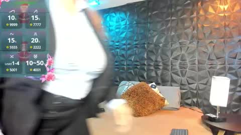 sussy online show from 12/11/24, 12:23