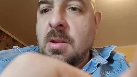 Snapshot of wikibitch chatting on 11/27/25, 10:23 WikiBitch online show from 11/27/25, 10:23