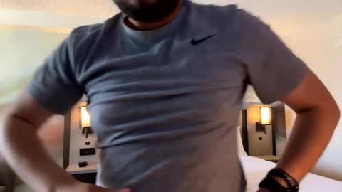 Snapshot of wild1904 chatting on 05/29/26, 10:52 wild1904 online show from 05/29/26, 10:52