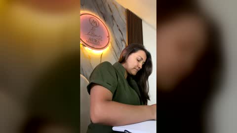 wild_aura online show from 03/28/26, 06:18