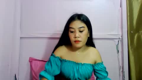 Snapshot of wild_doll69 chatting on 04/21/26, 02:15 wild_doll69 online show from 04/21/26, 02:15