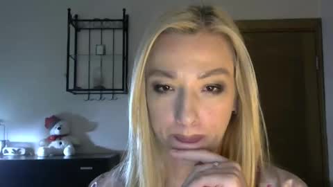 Alina online show from 02/09/25, 02:29