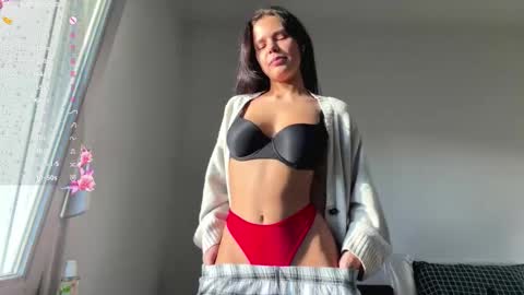 Mia online show from 02/08/26, 03:04