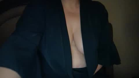 Snapshot of wildandfunn chatting on 03/07/26, 12:24 wildandfunn online show from 03/07/26, 12:24