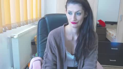 Snapshot of wildbea23 chatting on 12/11/24, 10:58 Bea online show from 12/11/24, 10:58