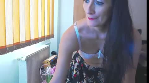 Snapshot of wildbea23 chatting on 03/11/25, 11:12 Bea online show from 03/11/25, 11:12