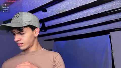 Snapshot of wilddesiree_ chatting on 10/18/25, 02:36 WildDesire online show from 10/18/25, 02:36