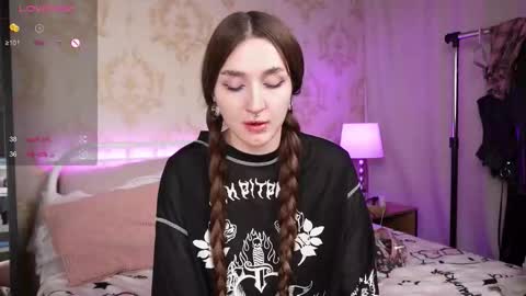 .. alice .. online show from 12/01/25, 03:22