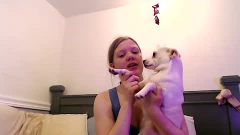 Snapshot of wildflowerofco chatting on 02/15/25, 05:19 wildflowerofco online show from 02/15/25, 05:19