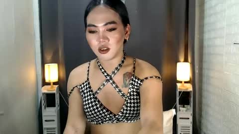 Snapshot of wildhotcore chatting on 04/17/26, 11:13 Lianelaiza online show from 04/17/26, 11:13