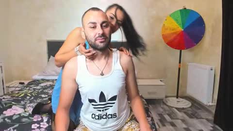 Snapshot of wildlovers24 chatting on 10/28/25, 09:06 RobRoxy online show from 10/28/25, 09:06