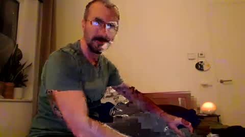 wildnerds online show from 10/30/25, 08:20