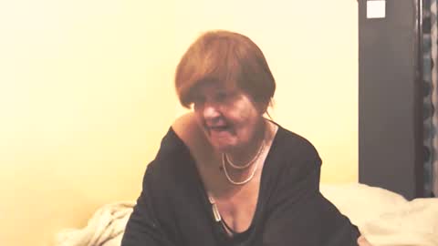 WildRedCat online show from 12/04/25, 07:22