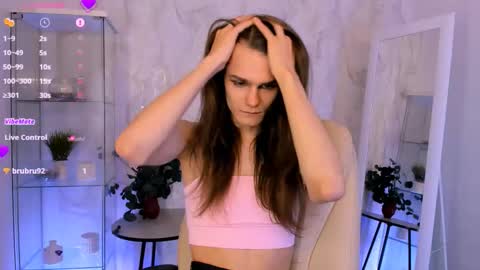 Snapshot of will_snake chatting on 11/27/25, 08:22 Will My schedule for this week Monday Tuesday ThursdaySaturday online show from 11/27/25, 08:22