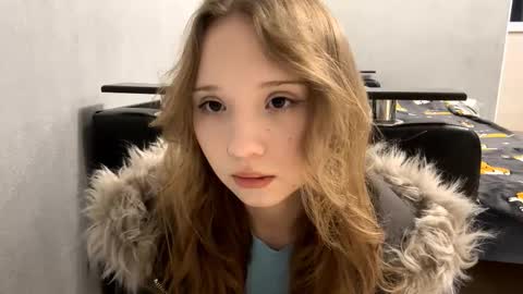 Snapshot of willenasow chatting on 12/16/25, 03:17 Olivia online show from 12/16/25, 03:17