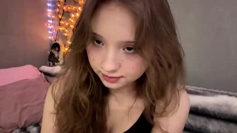 Snapshot of willenasow chatting on 03/24/26, 03:06 Olivia online show from 03/24/26, 03:06