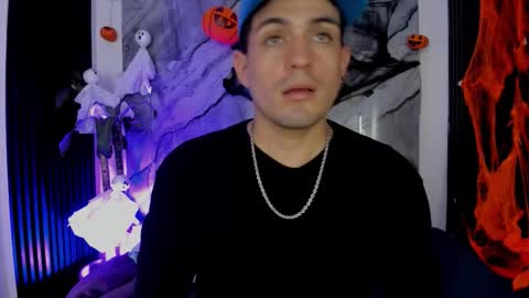 Snapshot of william_steel_ chatting on 10/22/25, 04:24 William Steel online show from 10/22/25, 04:24