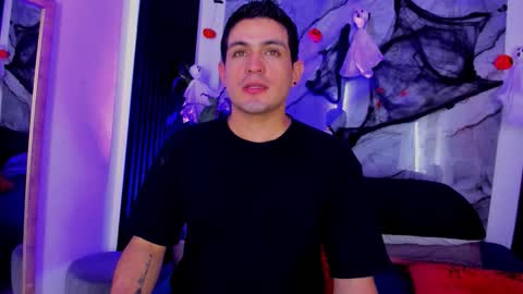 Snapshot of william_steel_ chatting on 11/01/25, 03:08 William Steel online show from 11/01/25, 03:08