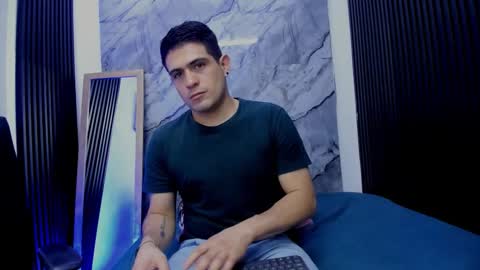 Snapshot of william_steel_ chatting on 11/29/25, 03:42 William Steel online show from 11/29/25, 03:42