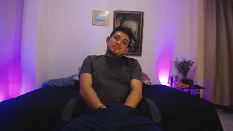 Snapshot of william_steel_ chatting on 12/19/25, 06:59 William Steel online show from 12/19/25, 06:59