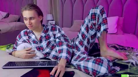 William online show from 09/14/25, 03:16