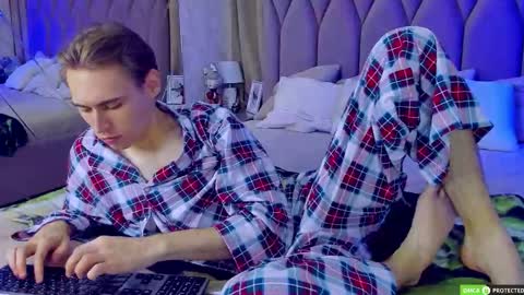 William online show from 09/30/25, 08:08