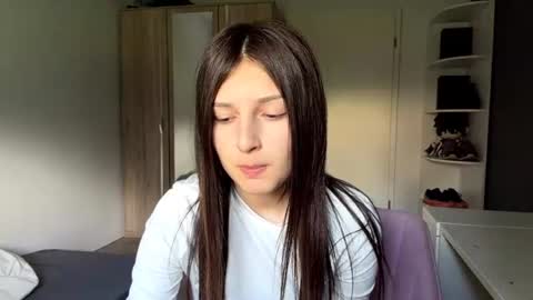 Snapshot of williemaemeachem chatting on 06/23/26, 07:06 Mari online show from 06/23/26, 07:06