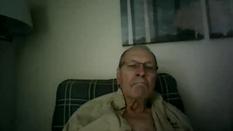 Snapshot of willnedoher chatting on 05/17/26, 12:23 Willhedoher online show from 05/17/26, 12:23