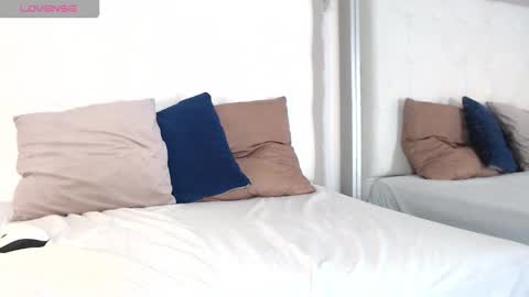 luna online show from 12/17/25, 12:33