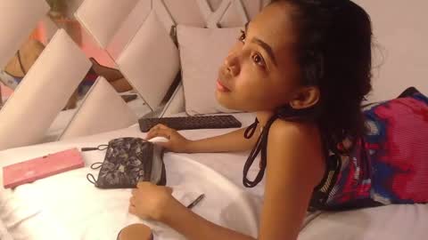 Snapshot of willow_smitt_ chatting on 04/23/26, 01:57 luna online show from 04/23/26, 01:57