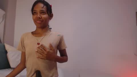 Snapshot of willow_smitt_ chatting on 04/24/26, 02:08 luna online show from 04/24/26, 02:08