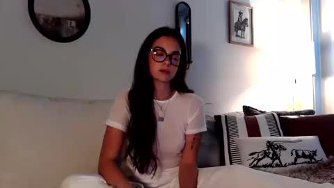 willowbelle online show from 10/17/25, 10:45