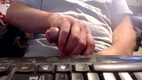 Snapshot of willowstick chatting on 10/11/25, 10:41 DrainMyBalls online show from 10/11/25, 10:41