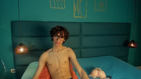 Snapshot of willturneer chatting on 03/27/26, 08:26 willturneer online show from 03/27/26, 08:26