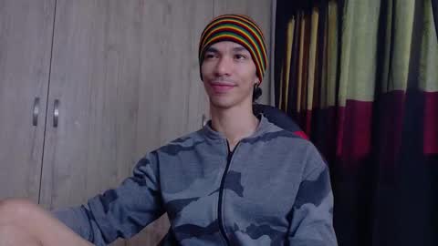 Snapshot of willy_veins chatting on 03/14/26, 12:43 willy_veins online show from 03/14/26, 12:43