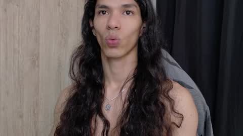 Snapshot of willy_veins chatting on 04/07/26, 02:01 willy_veins online show from 04/07/26, 02:01