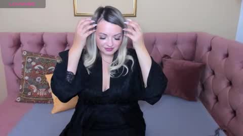 wilmasanders online show from 10/19/25, 01:06