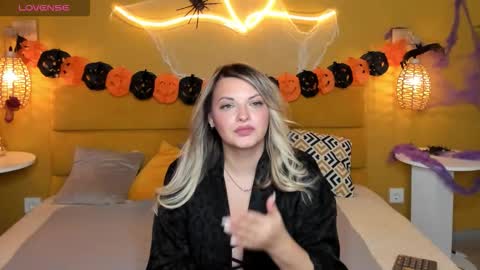 wilmasanders online show from 10/27/25, 01:20