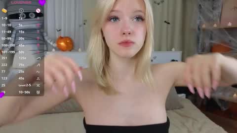 Snapshot of wilonebute chatting on 11/05/25, 11:43 Mary online show from 11/05/25, 11:43