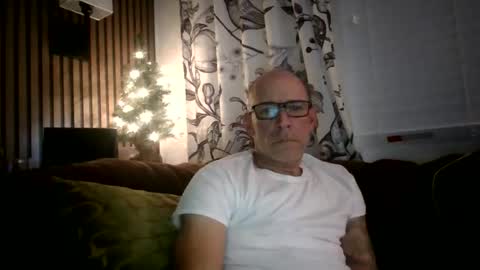 Snapshot of wingnutt765733 chatting on 01/19/26, 05:33 wingnutt765733 online show from 01/19/26, 05:33