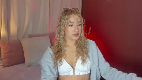 Snapshot of wini_fer chatting on 06/18/26, 12:31 Wini Fer online show from 06/18/26, 12:31