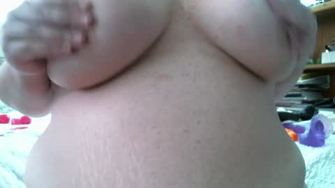 Snapshot of winnieatplay chatting on 01/04/25, 07:02 Winnie online show from 01/04/25, 07:02