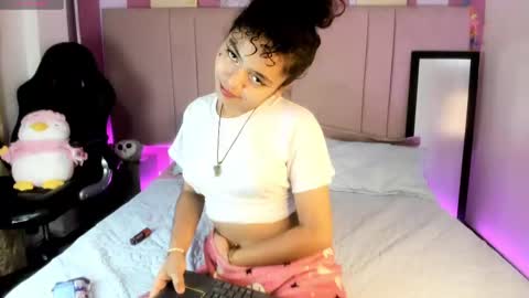  Winnifer Gonzalez  online show from 03/08/25, 04:56